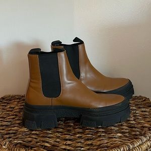 Zara Brown Leather Chelsea Boots